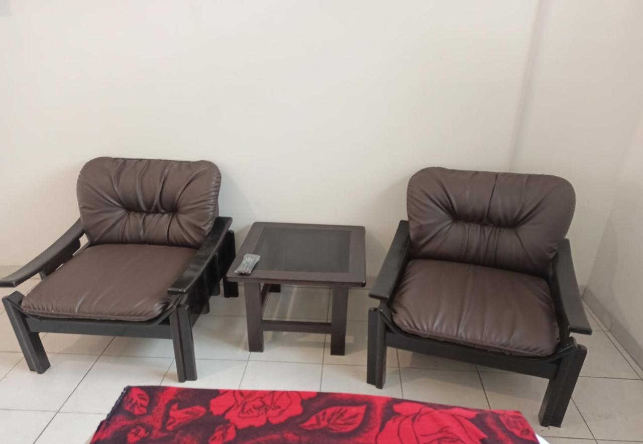 Oyo 92324 Hotel Sinar Rejeki Сукабуми Екстериор снимка