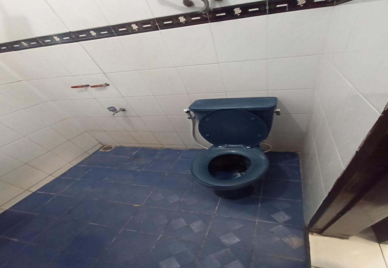 Oyo 92324 Hotel Sinar Rejeki Сукабуми Екстериор снимка